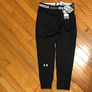Girls Under Armour black leggings nwt size YL